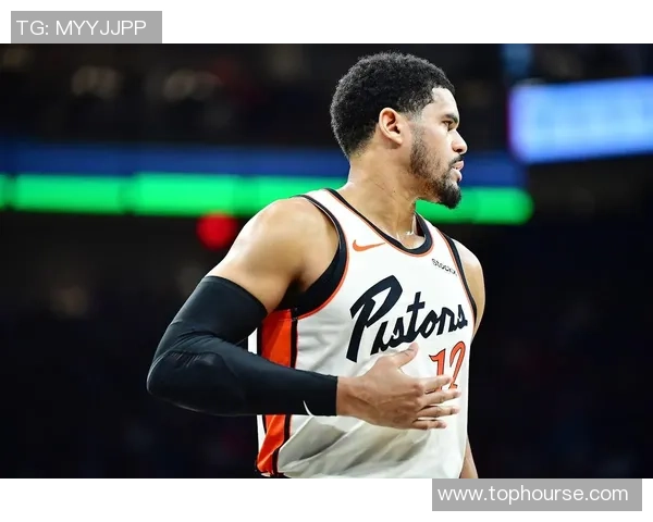 托拜亚斯哈里斯状态低迷仅得九分仍贡献全能数据助球队鏖战